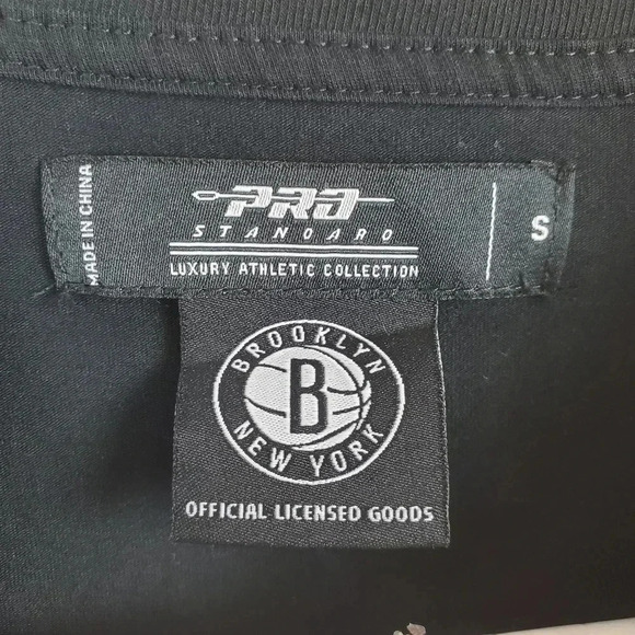 Pro Standard Brooklyn Nets NBA Men's Small #11 Kyrie Irving Playoffs Tee T-Shirt - Picture 6 of 12